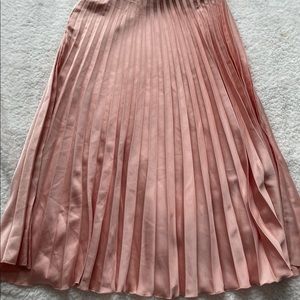 Blush color Zara pleated satin skirt in size US S